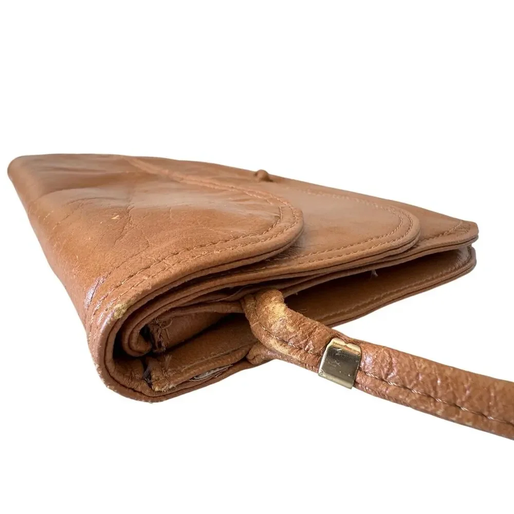 Vintage ‘80s Tan Leather Multi-Compartment Wristlet Bag